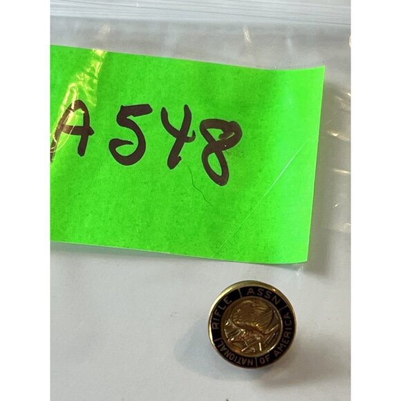 VINTAGE LEAVENS NRA NATIONAL RIFLE ASSN OF AMERICA ENAMEL LAPEL / BUTTON PIN - Picture 4 of 4